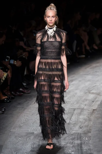 Look 80